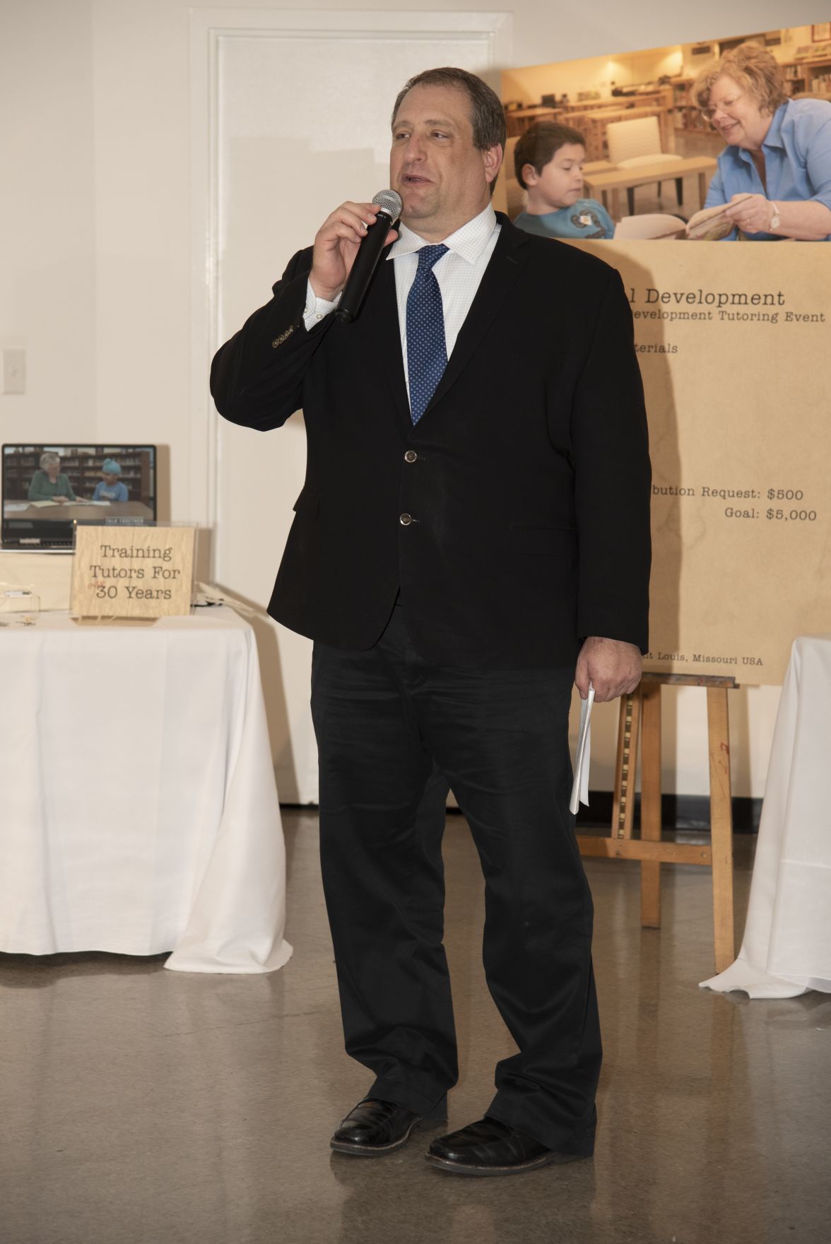 Paul Weiss, President of Oasis speaking at the Oasis Beyond Books celebration